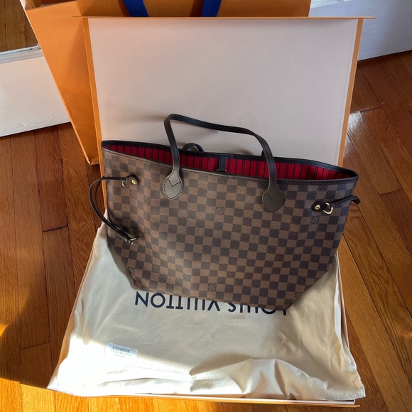 Louis Vuitton, Women’s bag with the wallet. - Picture 2 of 7